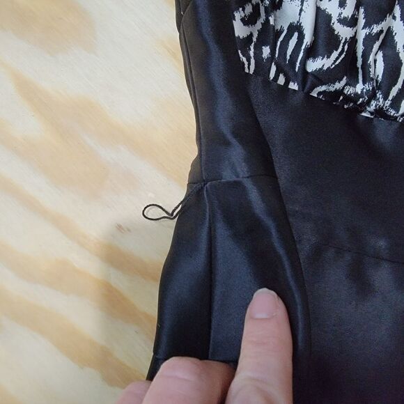 ‎White House Black Market Strapless Cocktail Dress - Picture 10 of 13